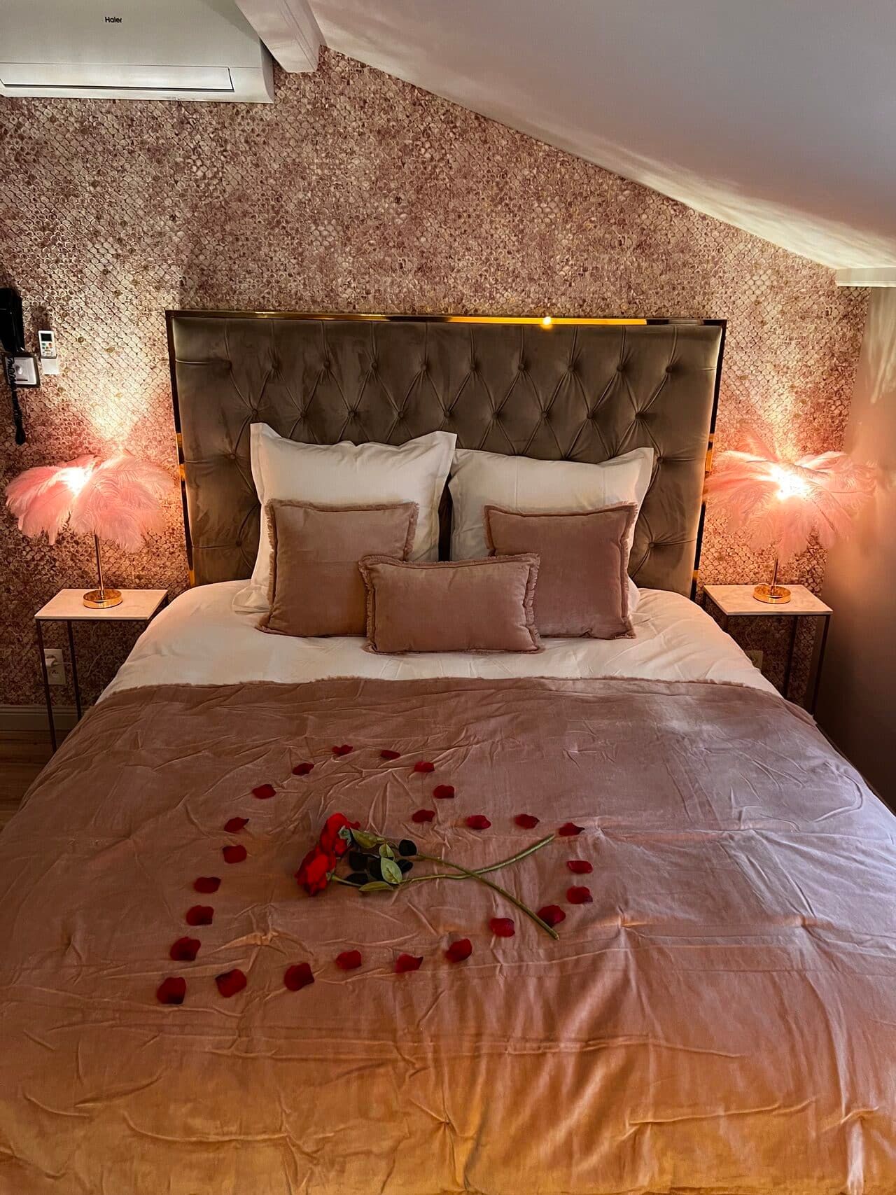 HOTEL-MADEMOISELLE-CHAMBRE-LA-FAVORITE-0001