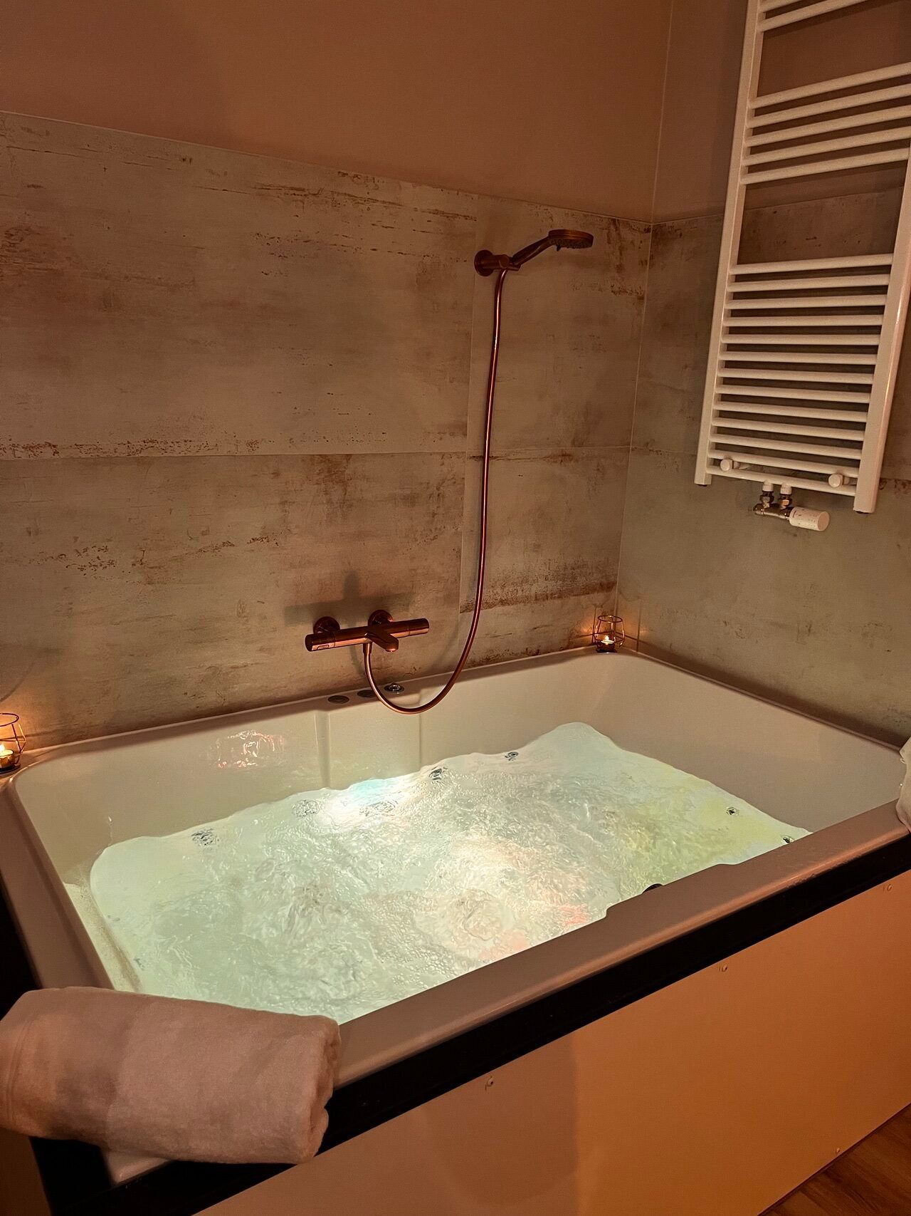 baignoire-avec-lumière-intérieur baignoire-avec-lumière-intérieur