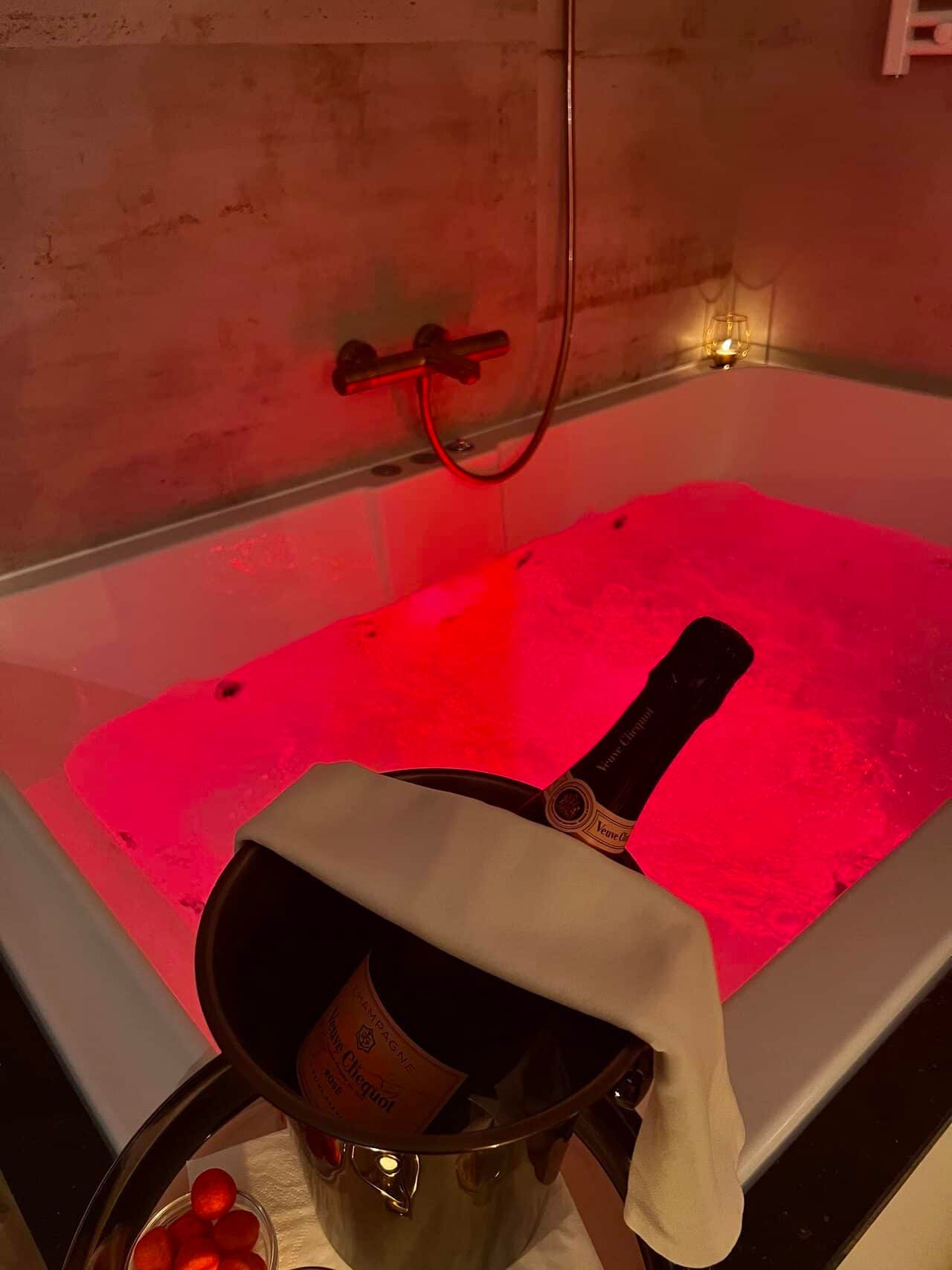 HOTEL-MADEMOISELLE-CHAMBRE-LA-FAVORITE-0020